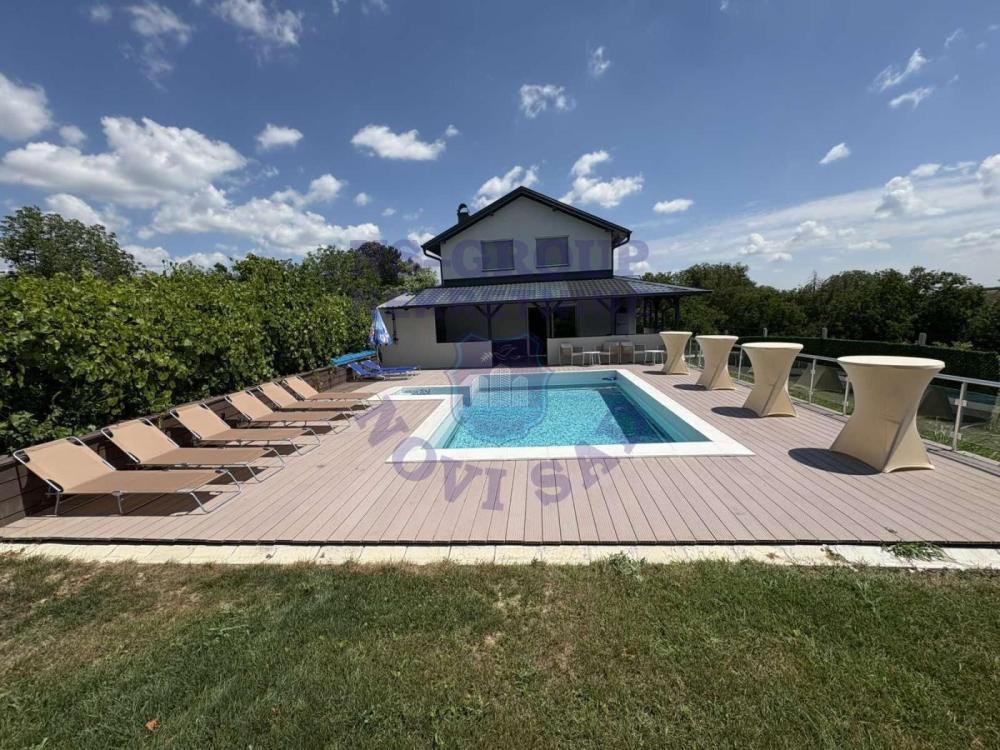 Glavna slika - Kuća na prodaju, 136m2, 159.135€