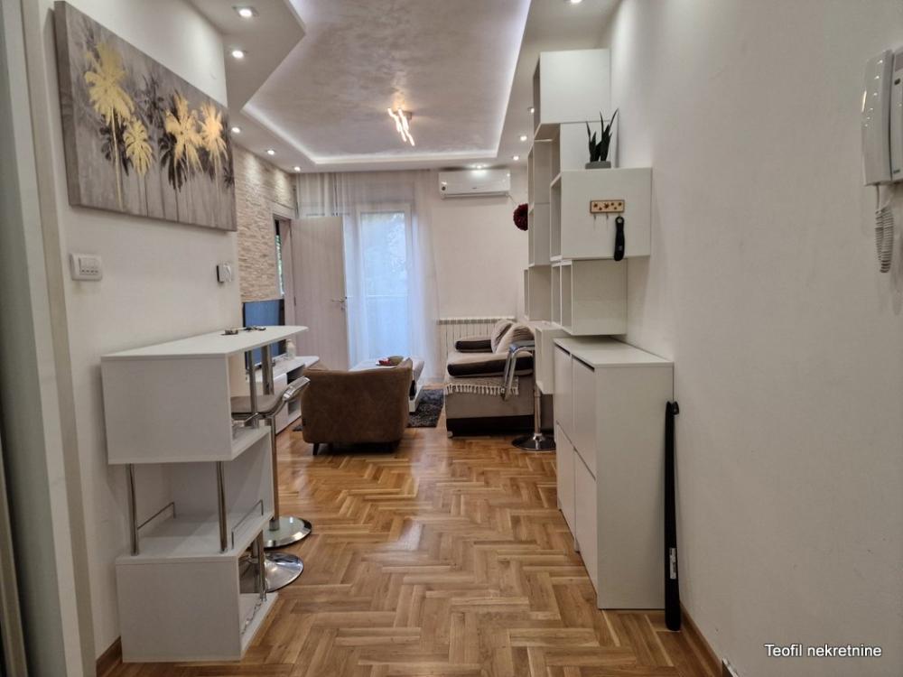Slika 1 - Tetovska, Jednoiposoban stan za izdavanje, 37m2, 800€
