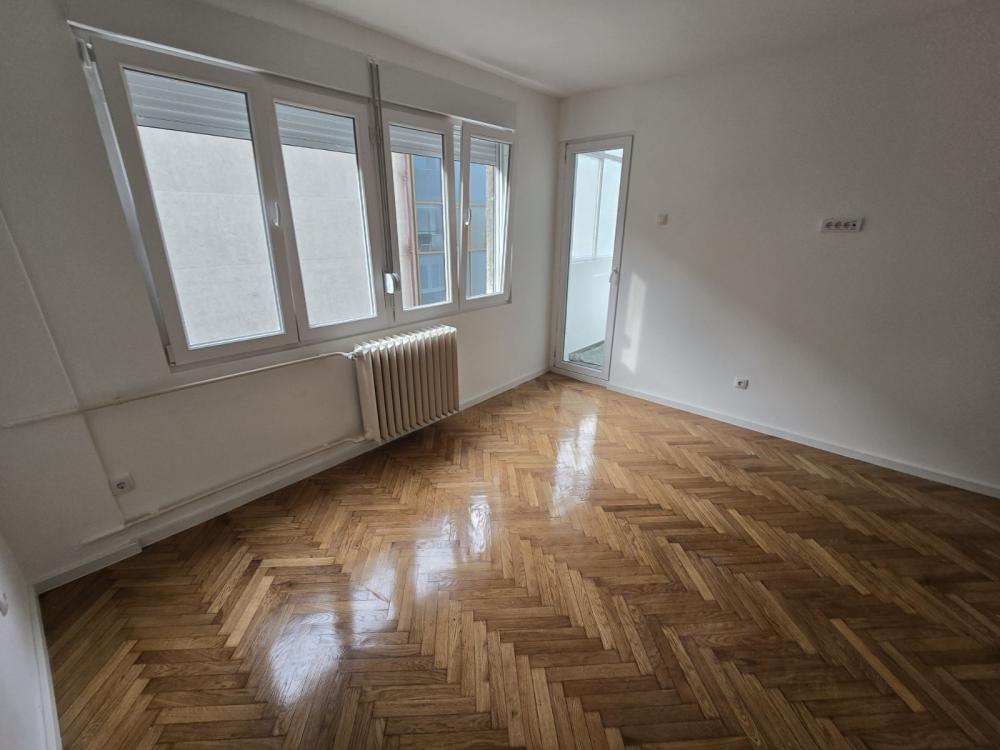 Slika 3 - Cara Dušana, Jednosoban stan za izdavanje, 25m2, 500€