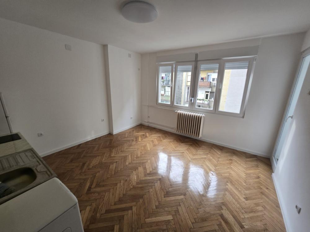 Slika 2 - Cara Dušana, Jednosoban stan za izdavanje, 25m2, 500€