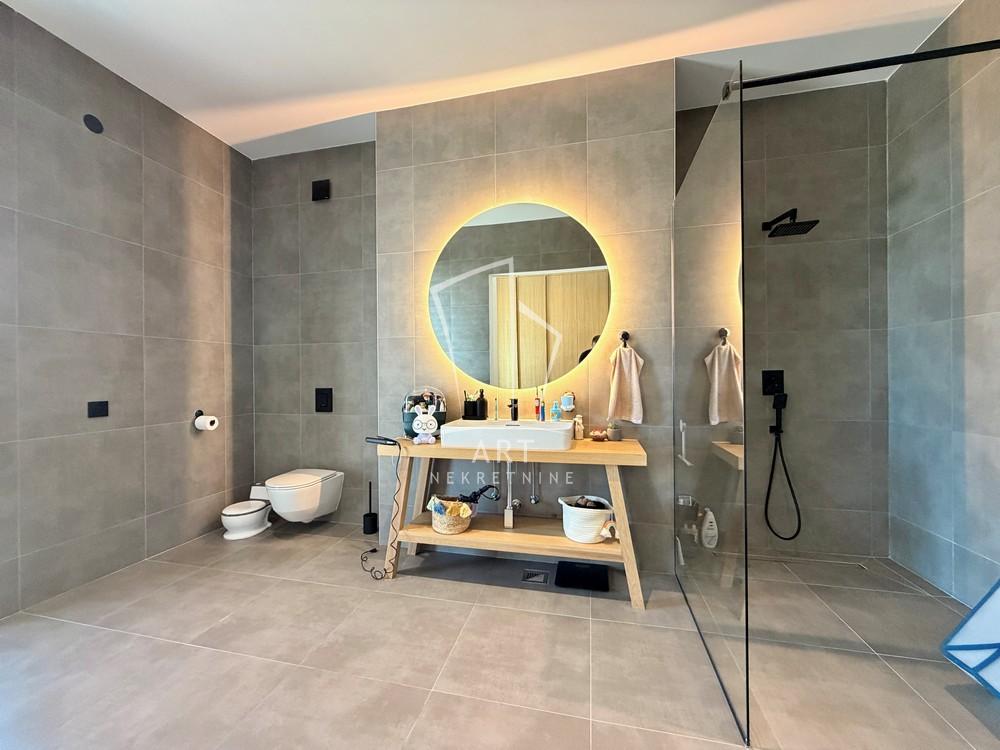 Slika 10 - Put za Markoviće,  Kuća na prodaju, 398m2, 1.700.000€