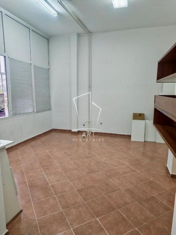 Slika 1 - Sare Bernar,  Lokal za izdavanje, 34m2, 490€