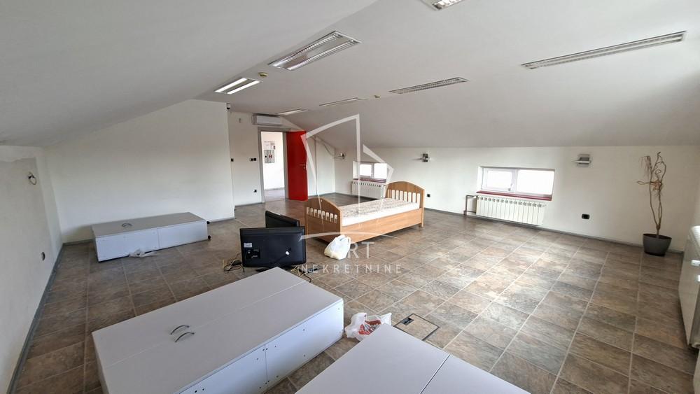 Slika 9 - Ugrinovačka,  Lokal za izdavanje, 408m2, 2.500€