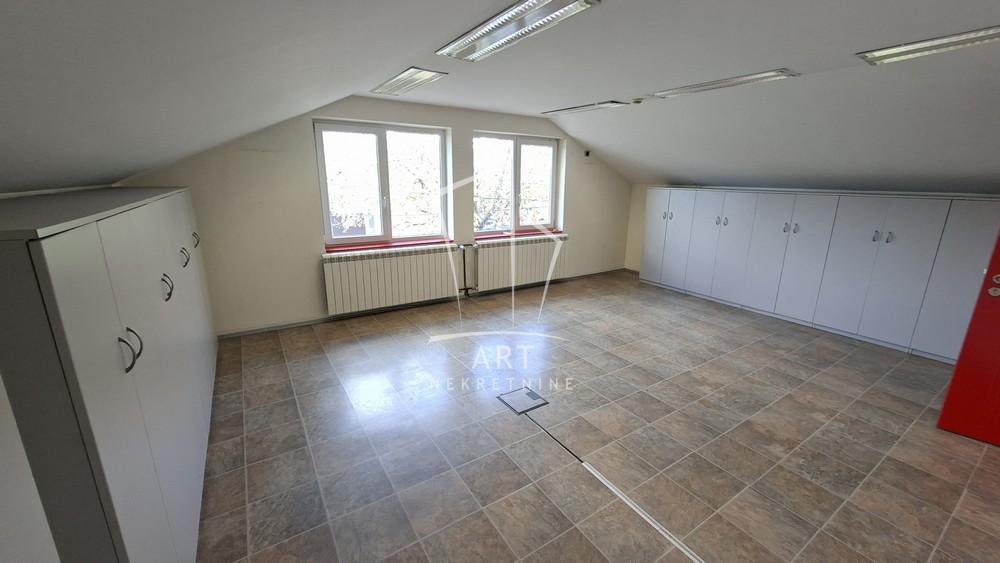Slika 11 - Ugrinovačka,  Lokal za izdavanje, 408m2, 2.500€
