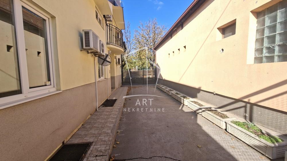 Slika 1 - Ugrinovačka,  Lokal za izdavanje, 408m2, 2.500€