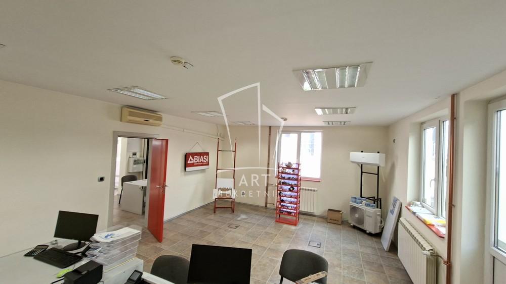 Slika 4 - Ugrinovačka,  Lokal za izdavanje, 408m2, 2.500€