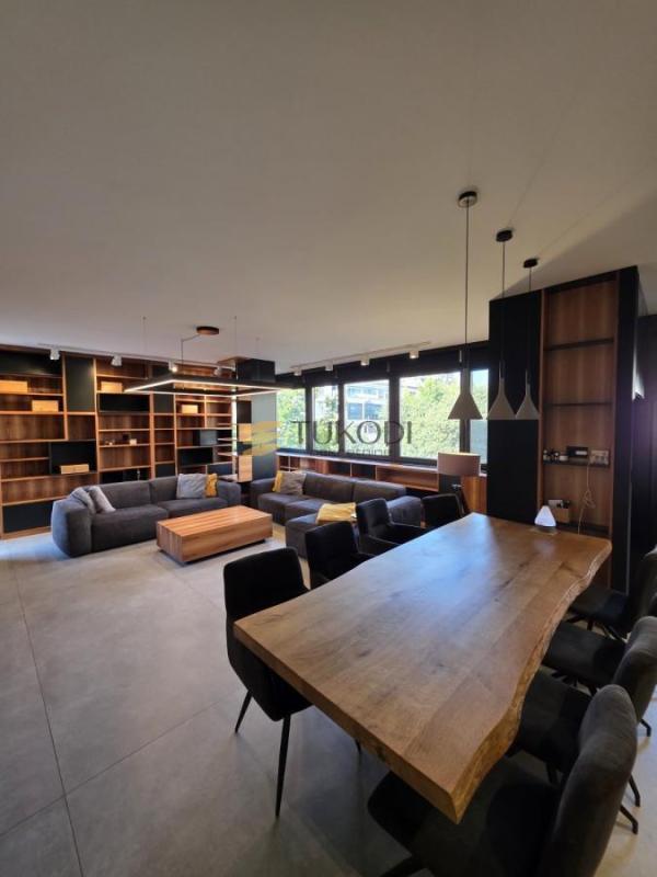 Glavna slika -Četvorosoban stan za izdavanje, 137m2, 2.800€