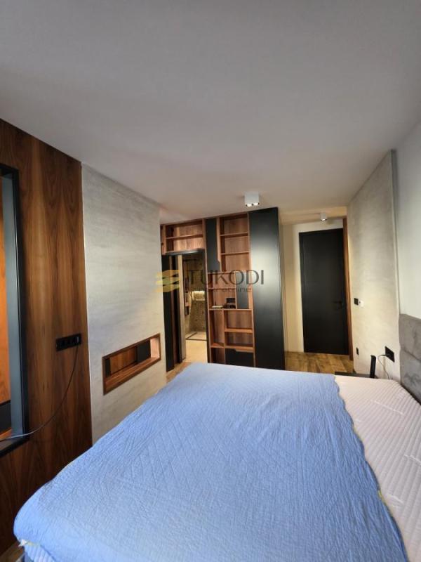 Slika 9 - Četvorosoban stan za izdavanje, 137m2, 2.800€