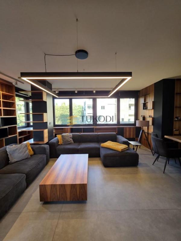 Slika 1 - Četvorosoban stan za izdavanje, 137m2, 2.800€