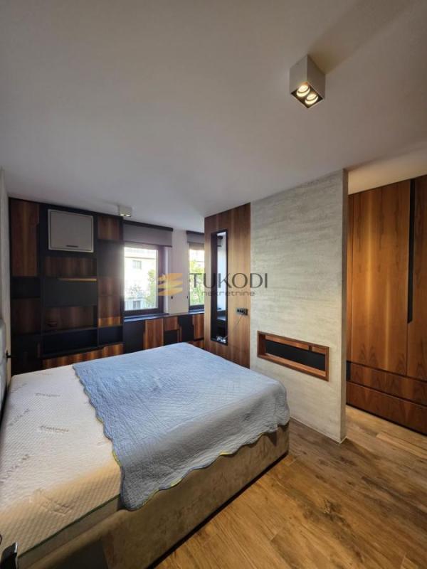 Slika 10 - Četvorosoban stan za izdavanje, 137m2, 2.800€