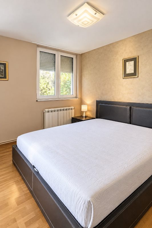 Slika 7 - Senjačka, Četvorosoban stan za izdavanje, 100m2, 1.500€