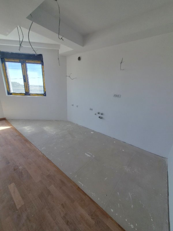 Slika 1 - Nine Kirsanove, Četvorosoban stan na prodaju, 142m2, 312.400€