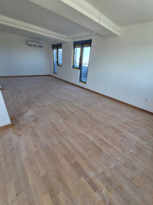 Slika 2 - Nine Kirsanove, Četvorosoban stan na prodaju, 142m2, 312.400€