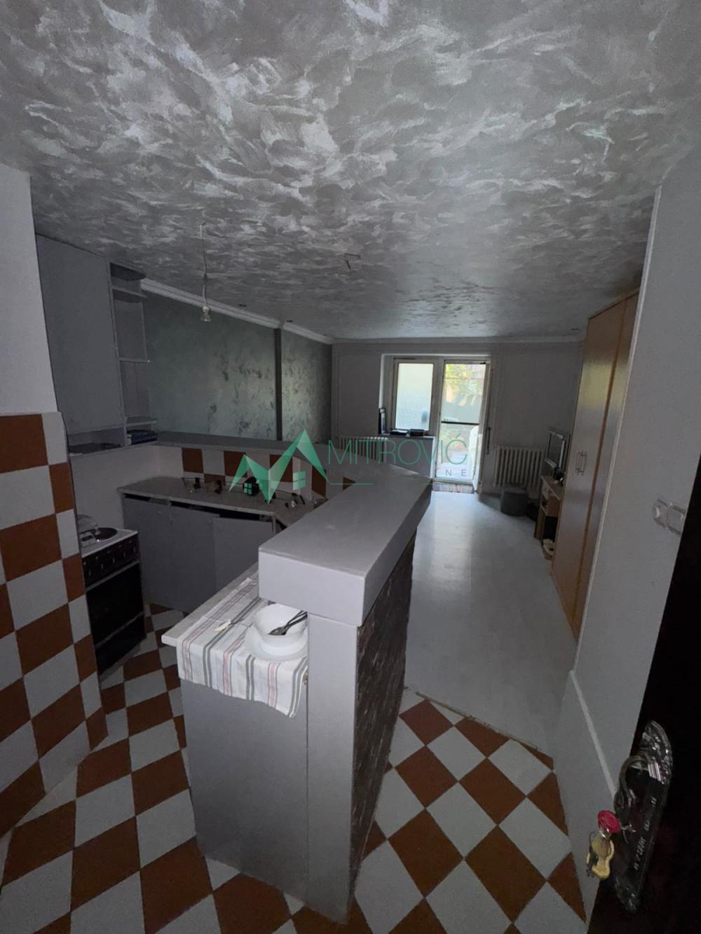 Slika 1 -  Stan za izdavanje, 30m2, 370€