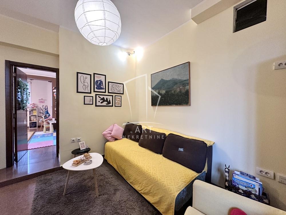 Slika 2 - Sarajevska, Petosoban stan na prodaju, 98m2, 345.000€