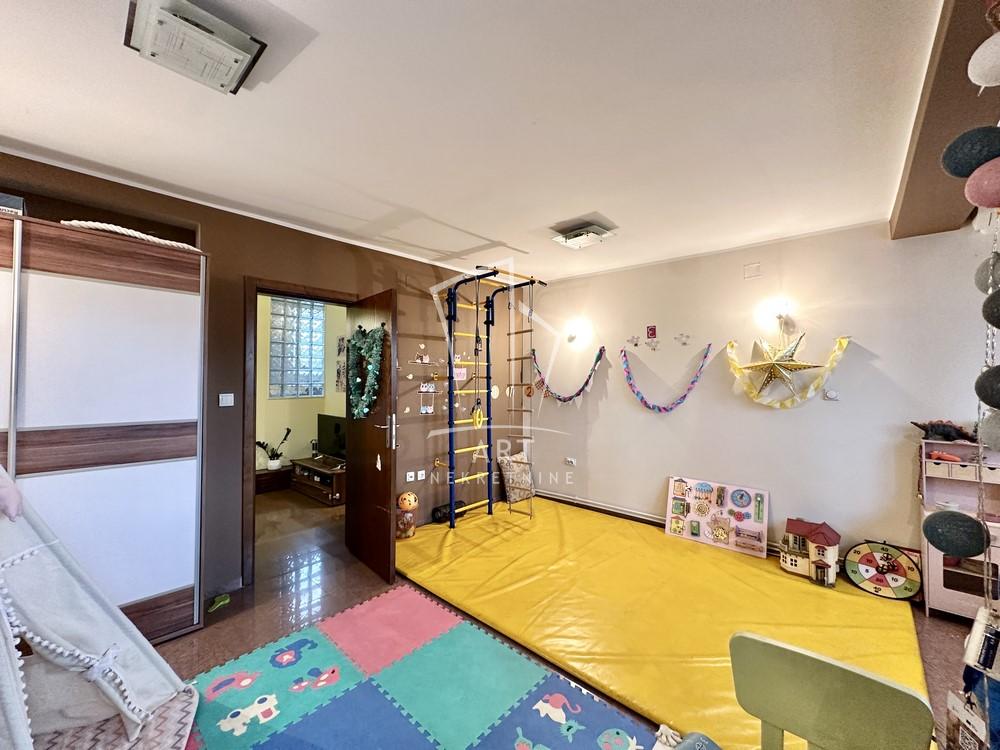 Slika 5 - Sarajevska, Petosoban stan na prodaju, 98m2, 345.000€
