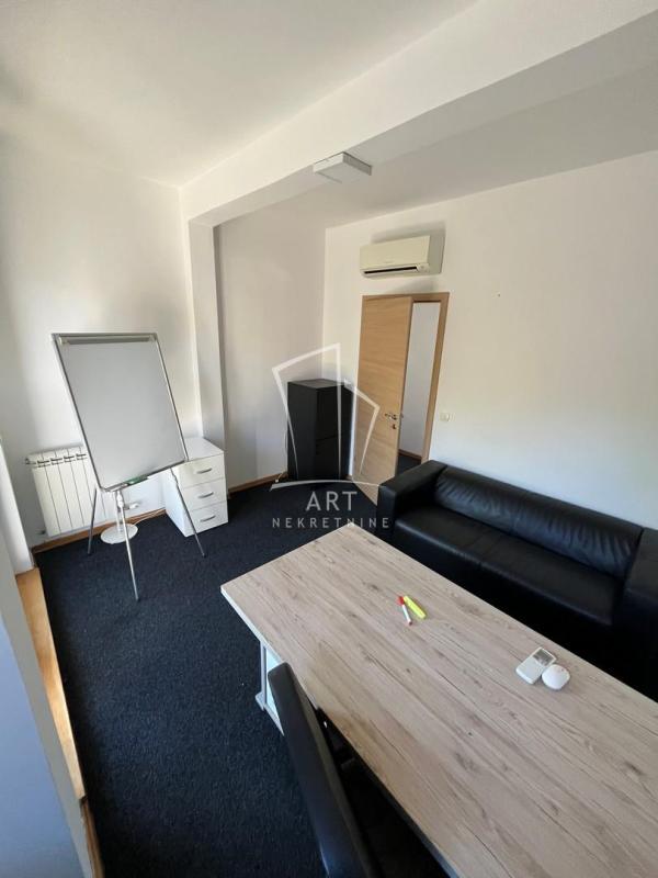 Slika 4 - Mihaila Avramovića,  Lokal za izdavanje, 99m2, 1.200€