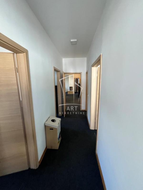 Slika 11 - Mihaila Avramovića,  Lokal za izdavanje, 99m2, 1.200€