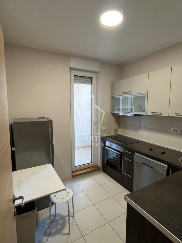 Slika 10 - Mihaila Avramovića,  Lokal za izdavanje, 99m2, 1.200€