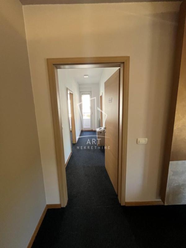 Slika 8 - Mihaila Avramovića,  Lokal za izdavanje, 99m2, 1.200€