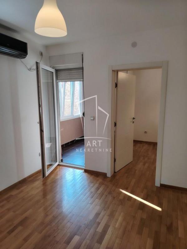 Slika 8 - Šilerova, Jednoiposoban stan za izdavanje, 38m2, 650€