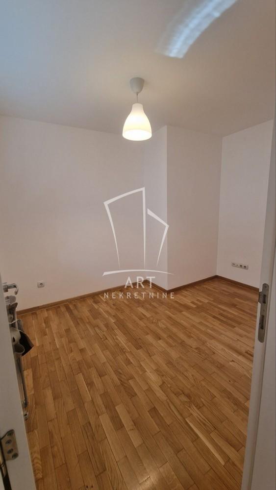 Slika 9 - Šilerova, Jednoiposoban stan za izdavanje, 38m2, 650€