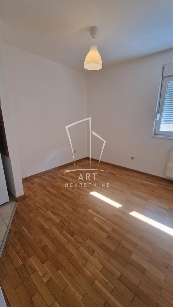 Slika 6 - Šilerova, Jednoiposoban stan za izdavanje, 38m2, 650€