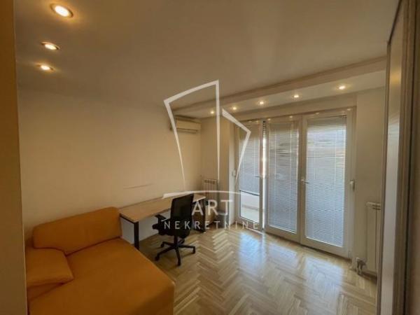 Slika 4 - Udbinska,  Lokal za izdavanje, 142m2, 3.500€