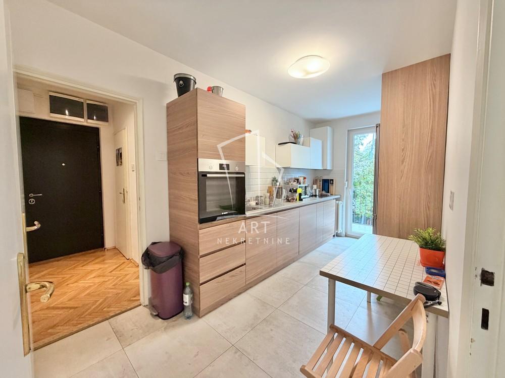 Slika 7 - Vase Pelagića, Četvorosoban stan za izdavanje, 108m2, 2.500€