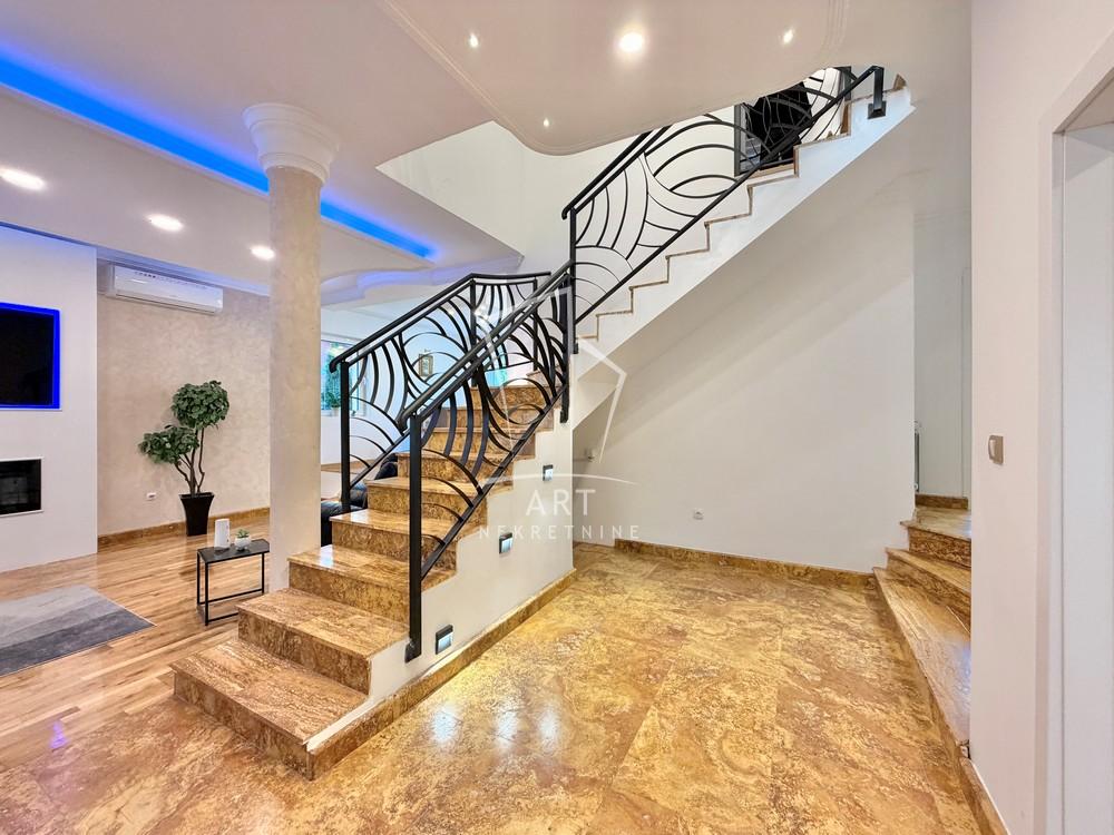 Slika 6 - Atika,  Kuća za izdavanje, 418m2, 3.000€