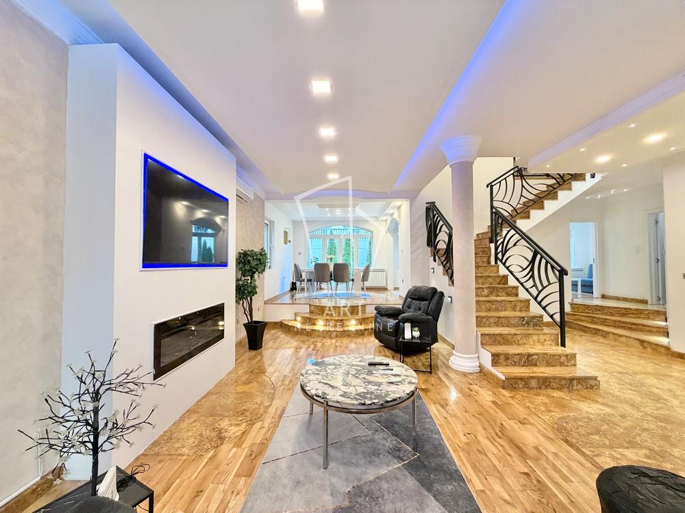 Slika 1 - Atika,  Kuća za izdavanje, 418m2, 3.000€