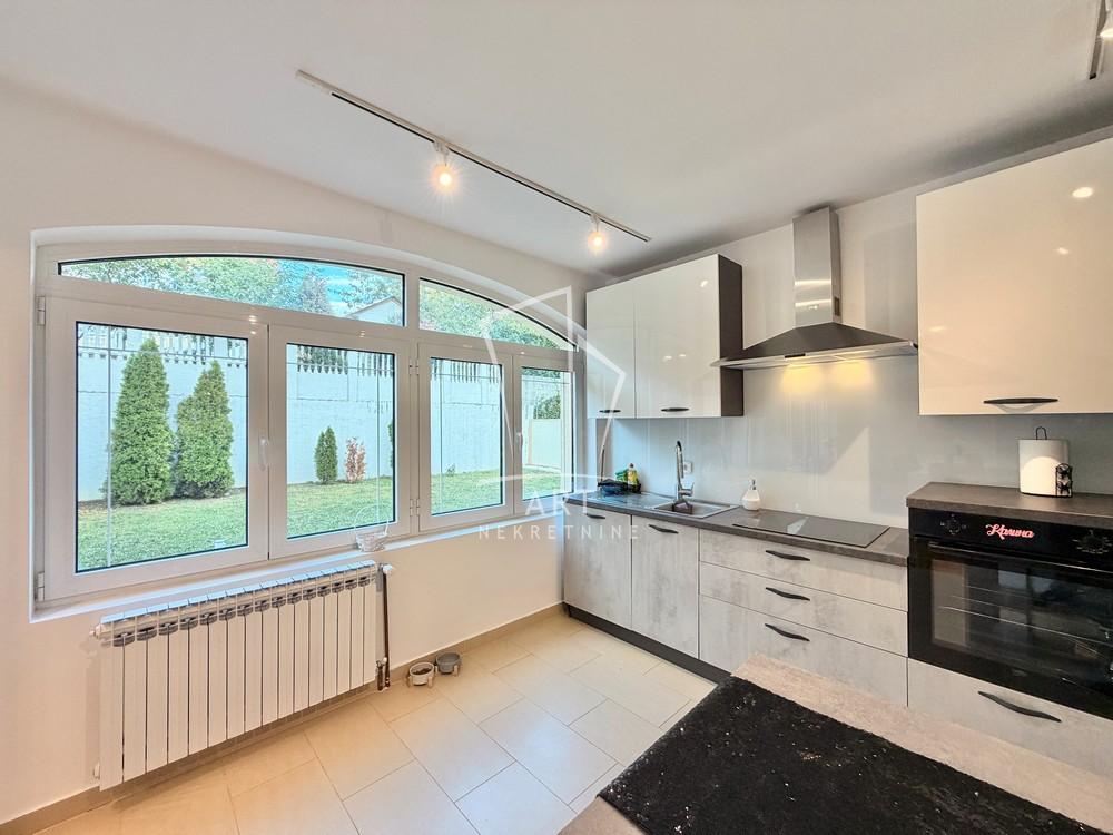 Slika 4 - Atika,  Kuća za izdavanje, 418m2, 3.000€