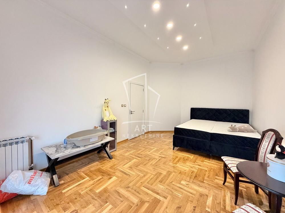 Slika 8 - Atika,  Kuća za izdavanje, 418m2, 3.000€
