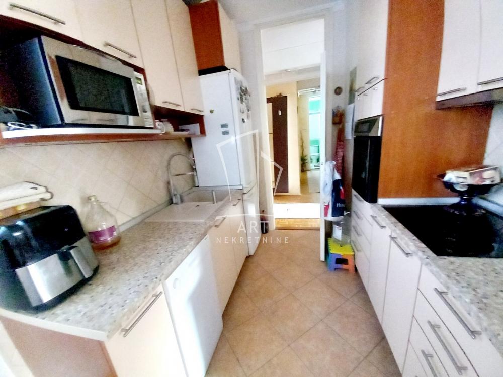 Slika 11 - Julije Delere, Trosoban stan za izdavanje, 70m2, 700€