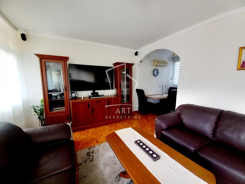 Slika 1 - Julije Delere, Trosoban stan za izdavanje, 70m2, 700€