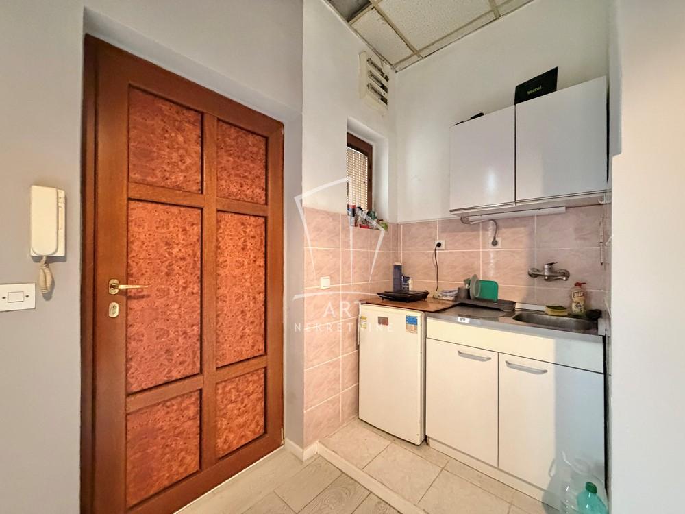 Slika 10 - Zahumska, Trosoban stan na prodaju, 27m2, 120.000€