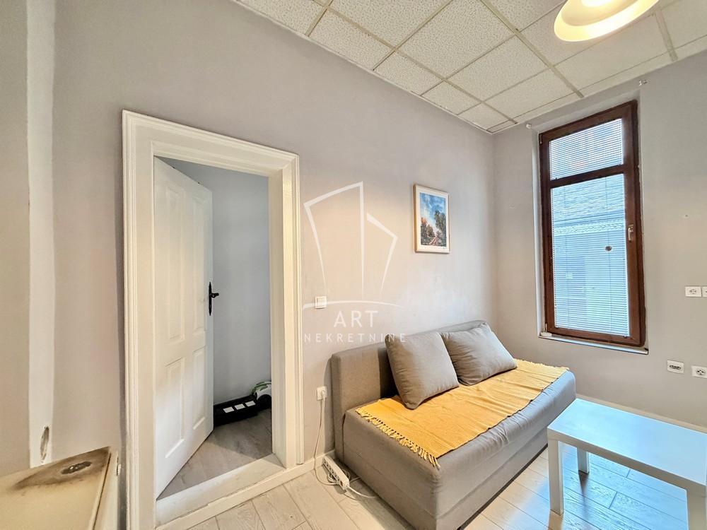 Glavna slika -Zahumska, Trosoban stan na prodaju, 27m2, 120.000€