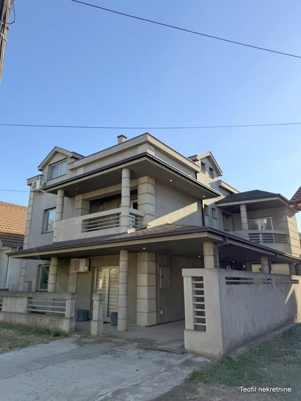 Slika 1 - Rade Končara,  Kuća na prodaju, 250m2, 199.500€