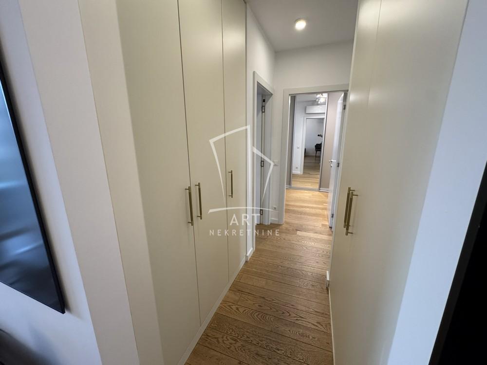 Slika 3 - Kneza Miloša, Trosoban stan za izdavanje, 88m2, 2.500€