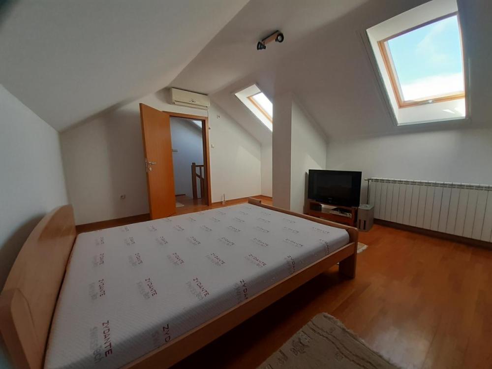Slika 7 - Četvorosoban stan za izdavanje, 150m2, 1.000€
