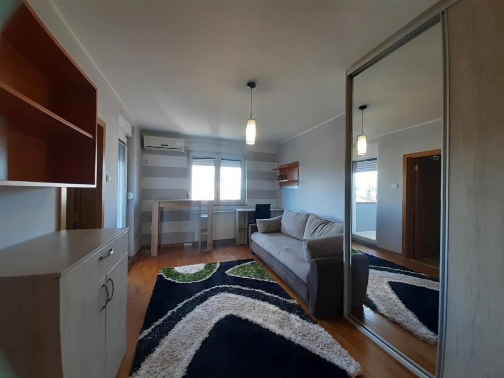 Slika 5 - Četvorosoban stan za izdavanje, 150m2, 1.000€