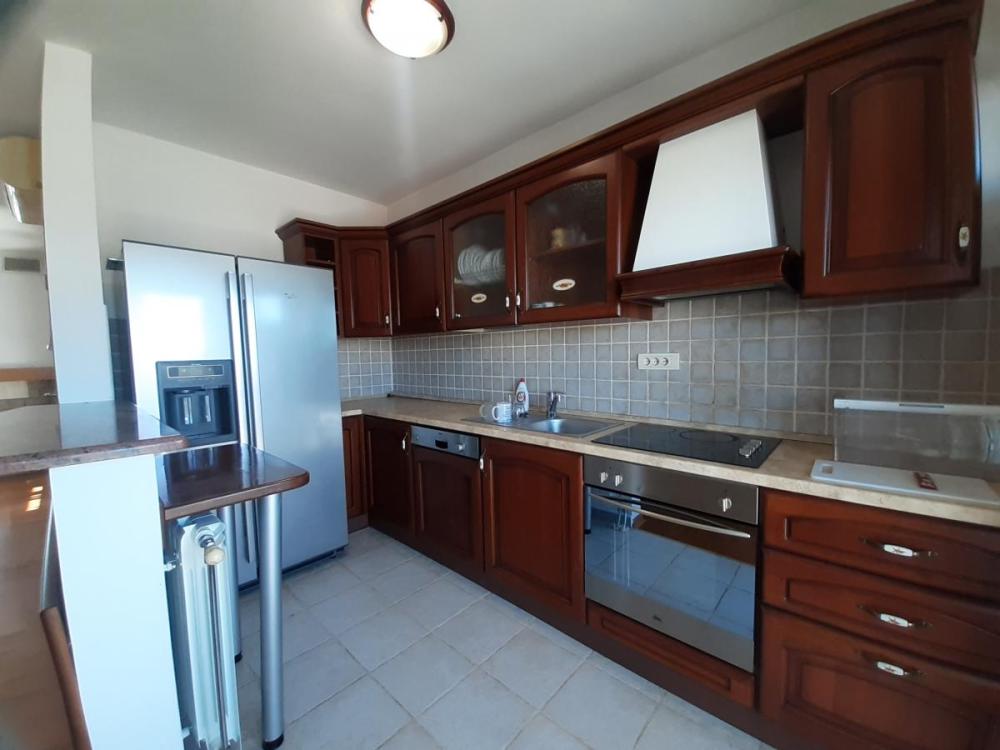 Slika 8 - Četvorosoban stan za izdavanje, 150m2, 1.000€