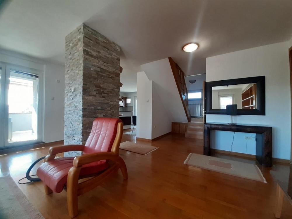 Slika 2 - Četvorosoban stan za izdavanje, 150m2, 1.000€