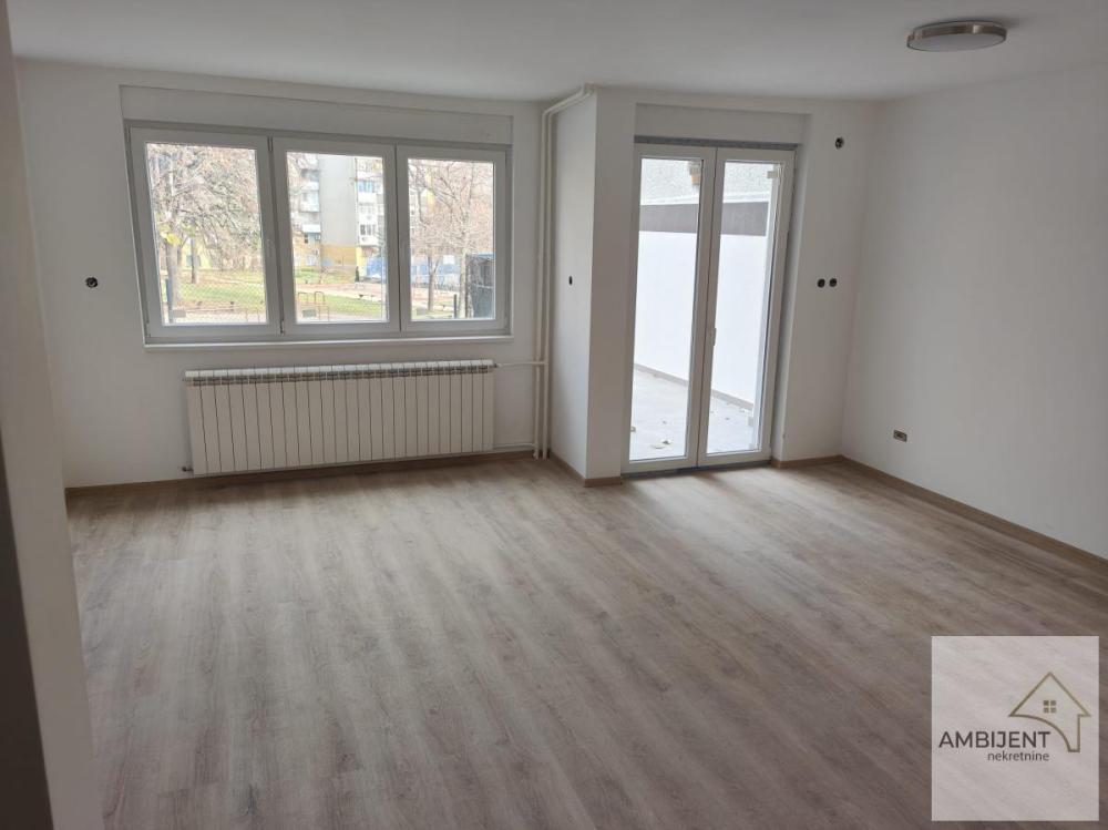 Slika 2 -  Kuća za izdavanje, 120m2, 2.400€