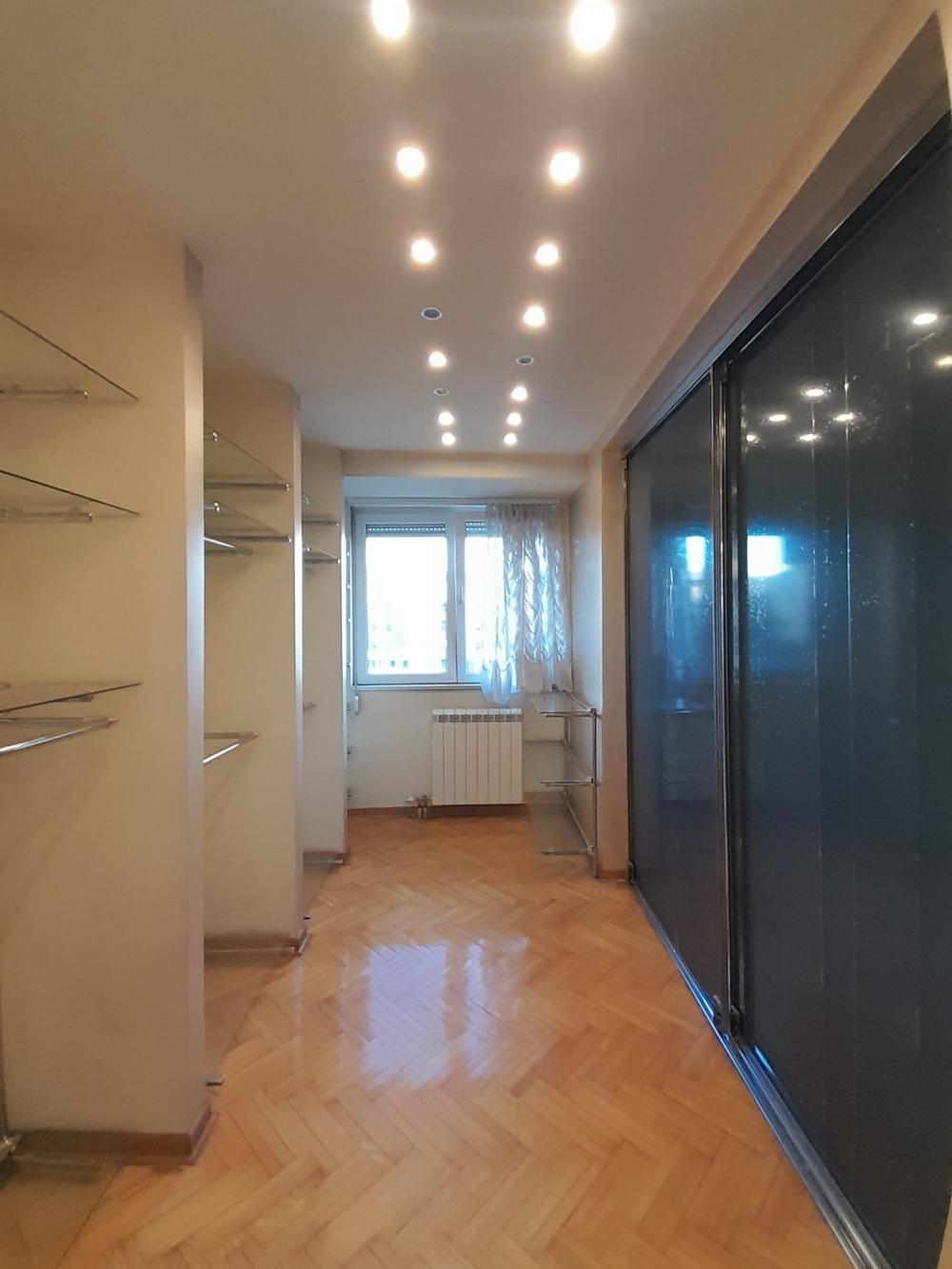 Slika 3 - Južni Bulevar, Dvosoban stan za izdavanje, 66m2, 850€