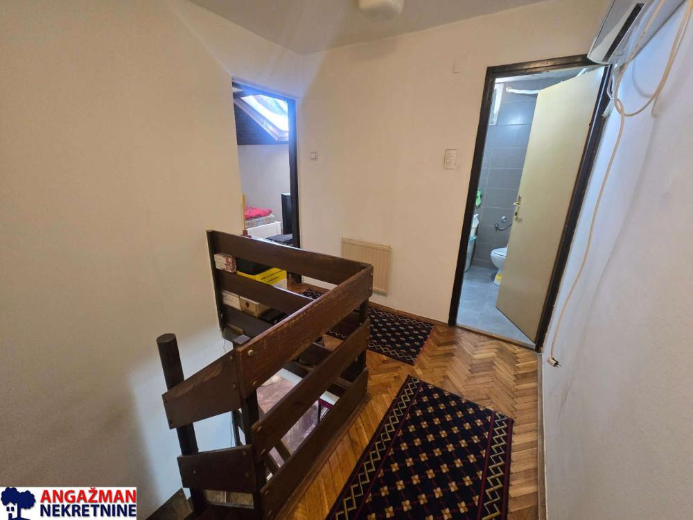 Slika 5 - Dositeja Obradovića , Trosoban stan na prodaju, 85m2, 129.000€
