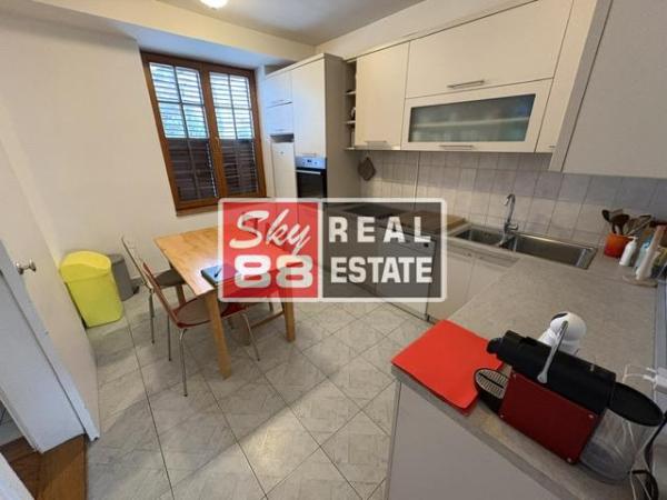 Slika 4 - Kuća za izdavanje, 250m2, 2.650€