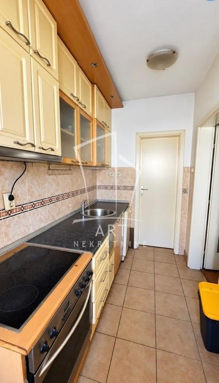 Slika 8 - Porečka, Četvorosoban stan na prodaju, 81m2, 320.000€