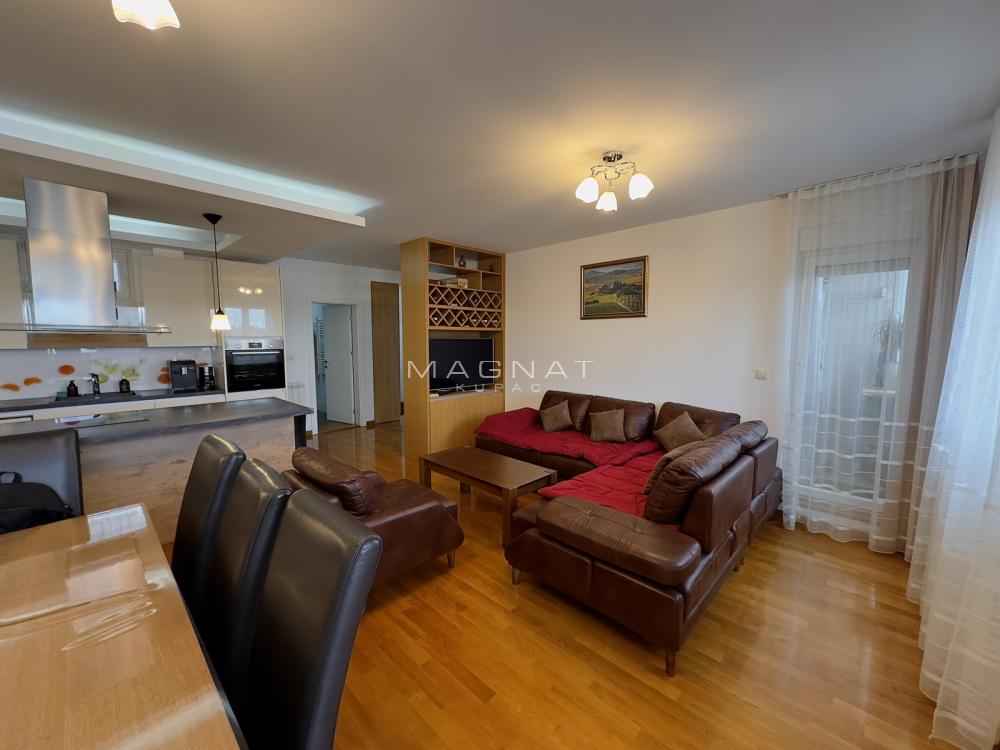 Slika 2 - Đevđelijska, Trosoban stan na prodaju, 110m2, 375.000€