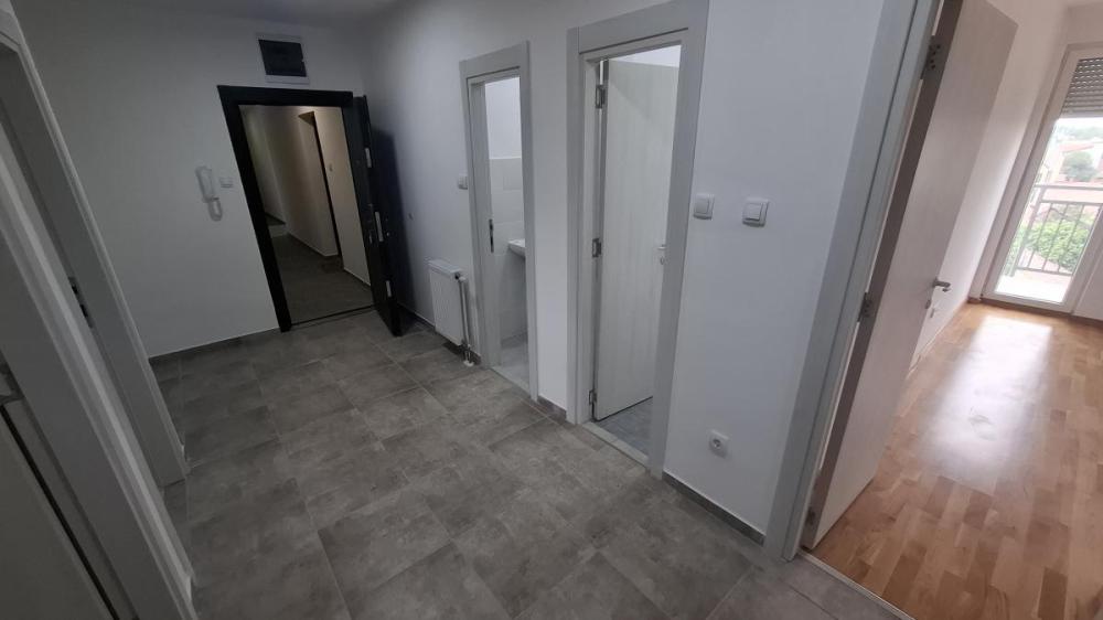 Slika 11 - Trosoban stan za izdavanje, 89m2, 700€